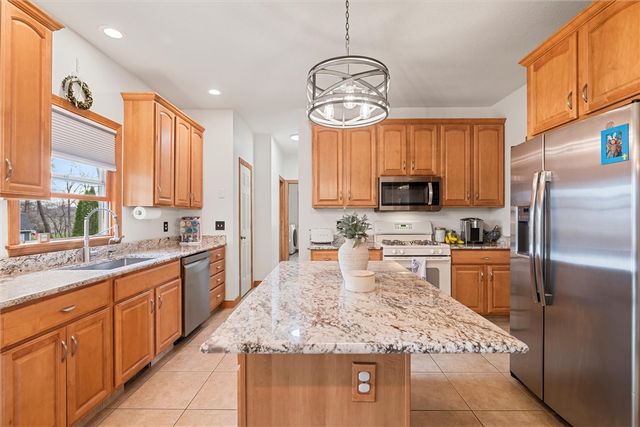 1810 Lori Ln, Hermitage, PA 16148