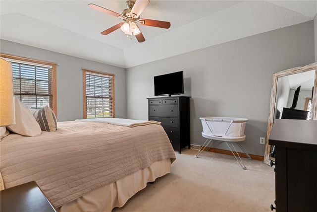 1810 Lori Ln, Hermitage, PA 16148