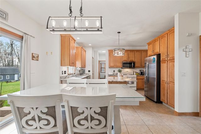 1810 Lori Ln, Hermitage, PA 16148