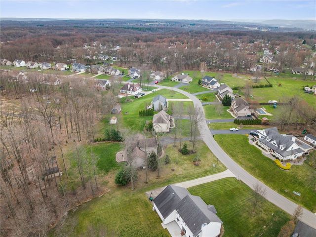 1810 Lori Ln, Hermitage, PA 16148