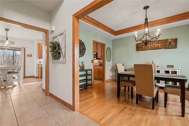 1810 Lori Ln, Hermitage, PA 16148