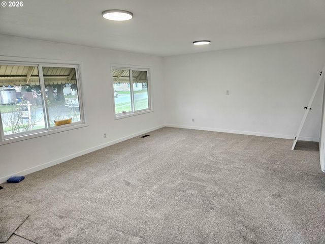 365 BRYAN St, Woodburn, OR 97071