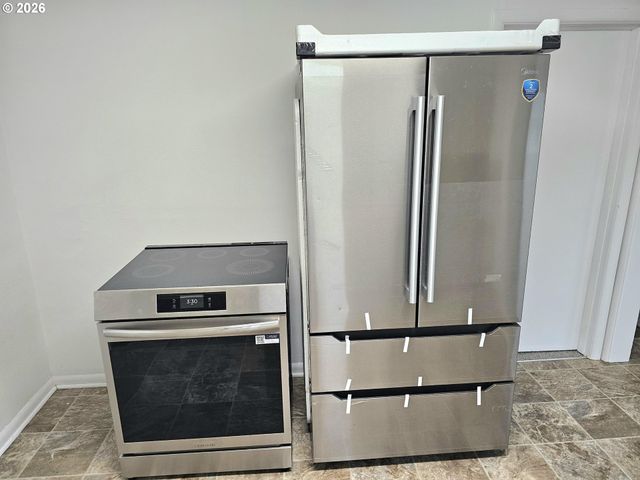 365 BRYAN St, Woodburn, OR 97071