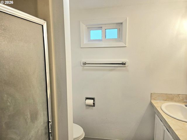 365 BRYAN St, Woodburn, OR 97071