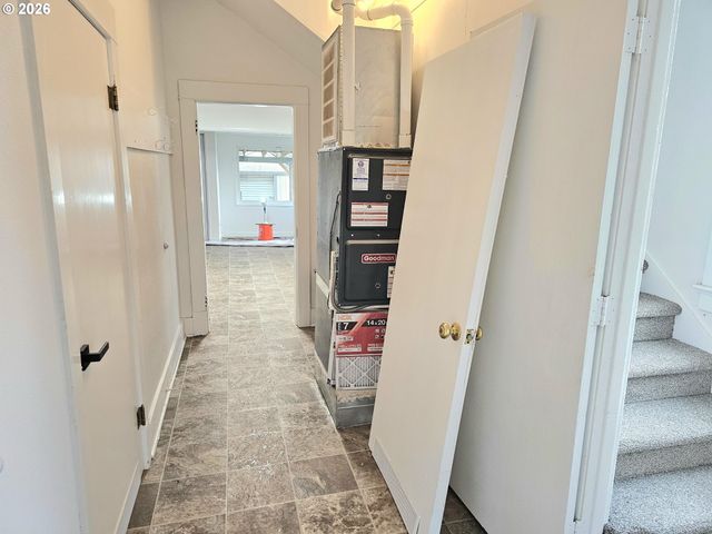 365 BRYAN St, Woodburn, OR 97071