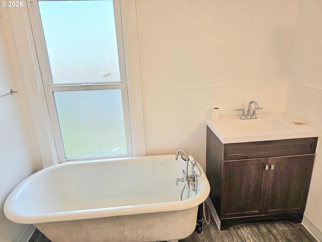 365 BRYAN St, Woodburn, OR 97071