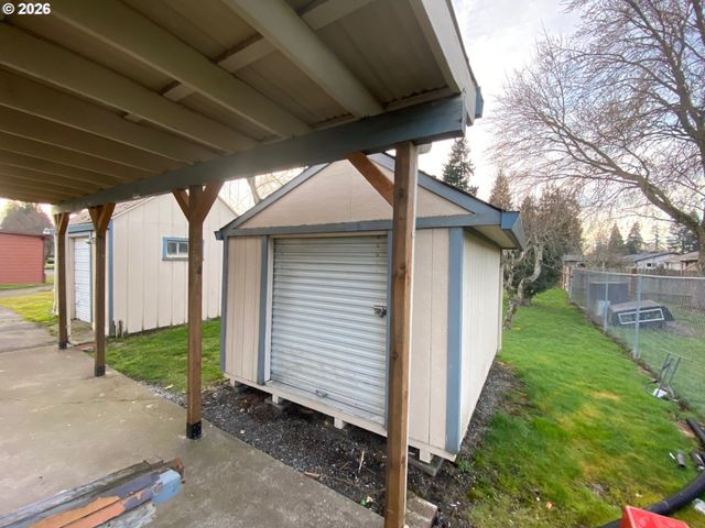 365 BRYAN St, Woodburn, OR 97071