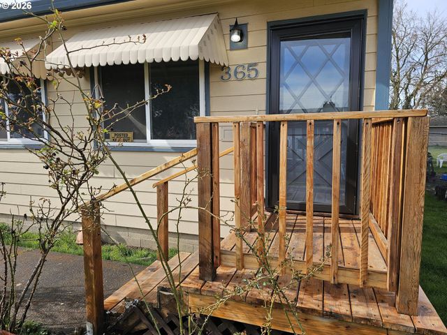 365 BRYAN St, Woodburn, OR 97071