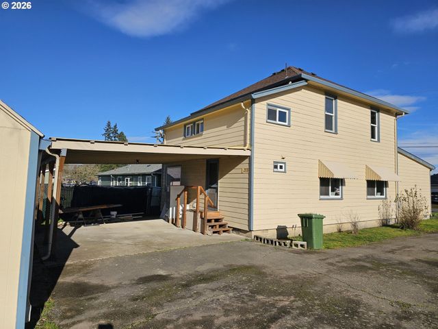 365 BRYAN St, Woodburn, OR 97071