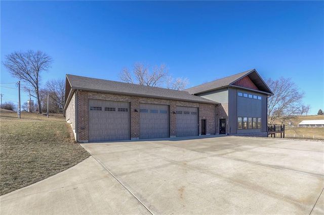 300 SE 30th Street, Oak Grove, MO 64075