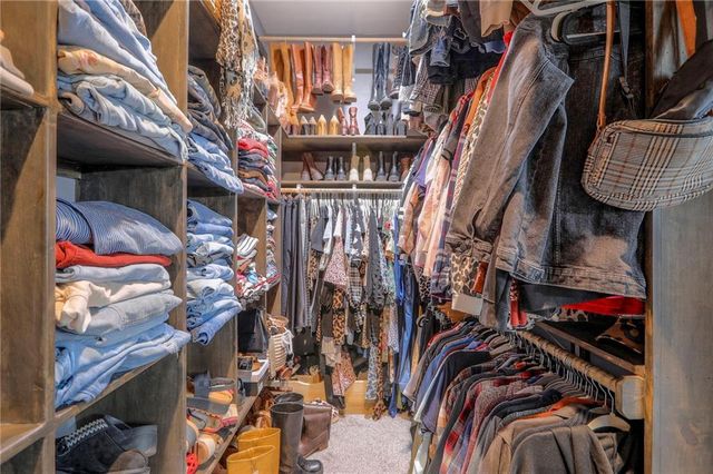 300 SE 30th Street, Oak Grove, MO 64075