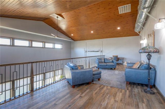 300 SE 30th Street, Oak Grove, MO 64075