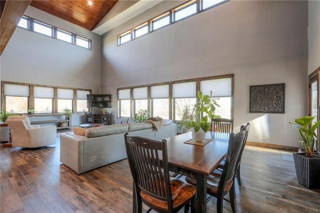 300 SE 30th Street, Oak Grove, MO 64075