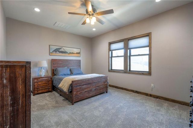 300 SE 30th Street, Oak Grove, MO 64075