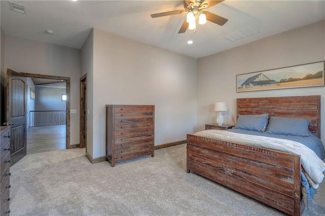 300 SE 30th Street, Oak Grove, MO 64075