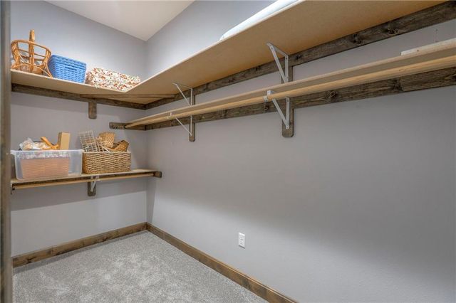 300 SE 30th Street, Oak Grove, MO 64075