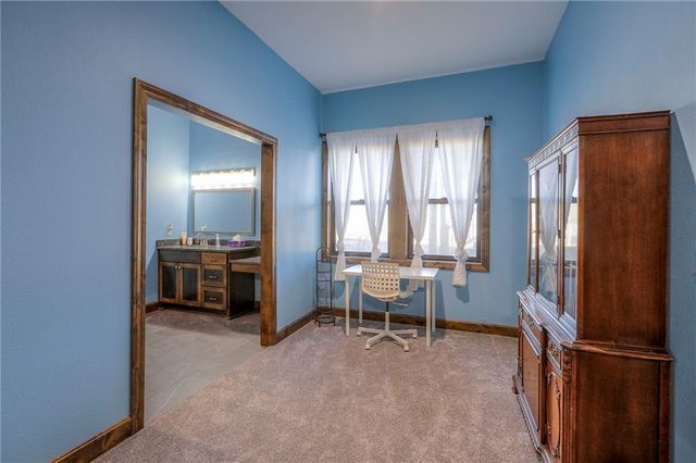 300 SE 30th Street, Oak Grove, MO 64075