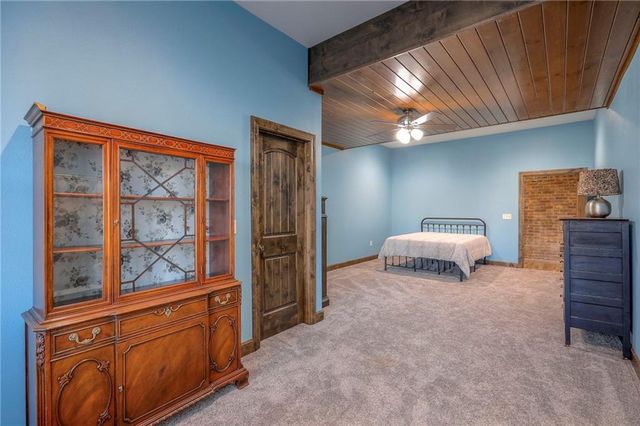 300 SE 30th Street, Oak Grove, MO 64075