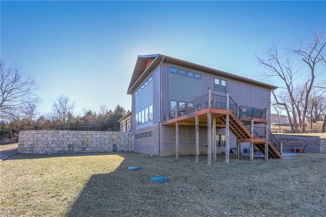 300 SE 30th Street, Oak Grove, MO 64075