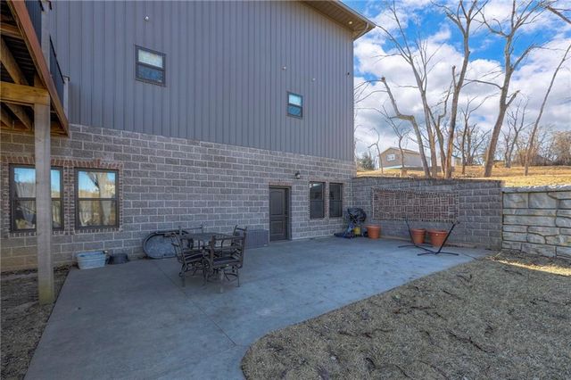 300 SE 30th Street, Oak Grove, MO 64075