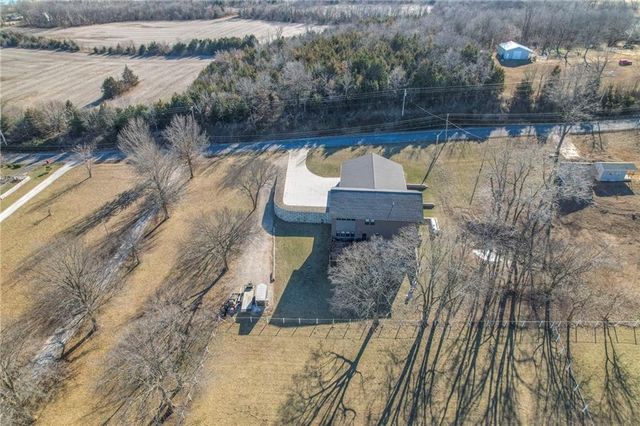 300 SE 30th Street, Oak Grove, MO 64075