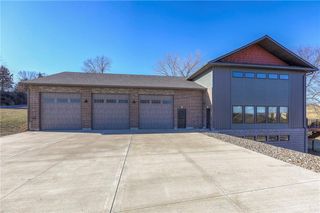 300 SE 30th Street, Oak Grove, MO 64075