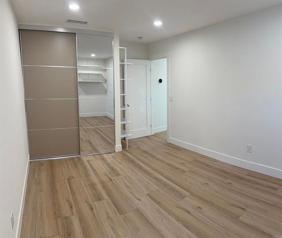 930 Via Mil Cumbres, Solana Beach, CA 92075