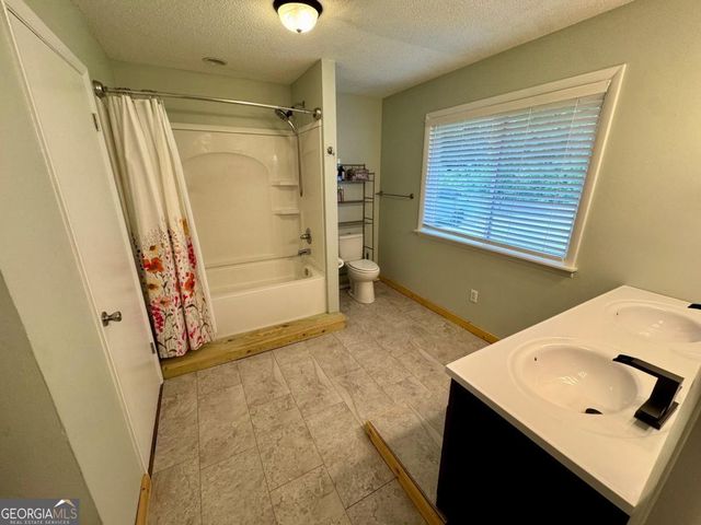 109 Hemlock Street, Fitzgerald, GA 31750