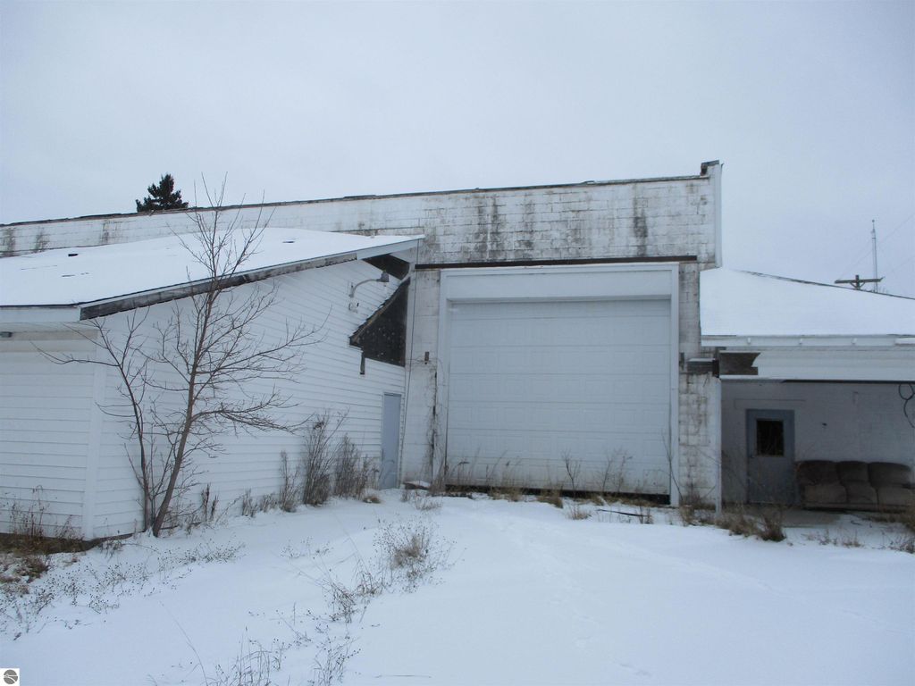 Image 15 of property listing at 329 N Washington Street, Prescott, MI 48756