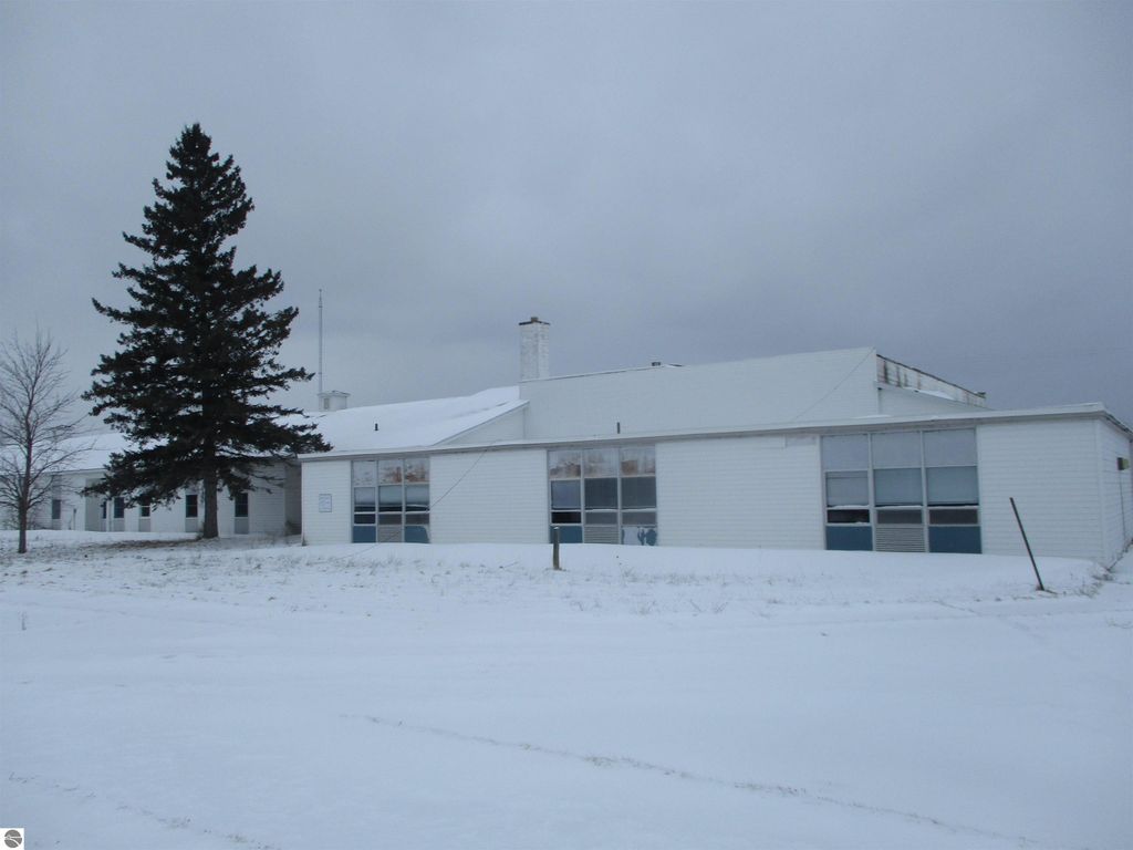 Image 2 of property listing at 329 N Washington Street, Prescott, MI 48756