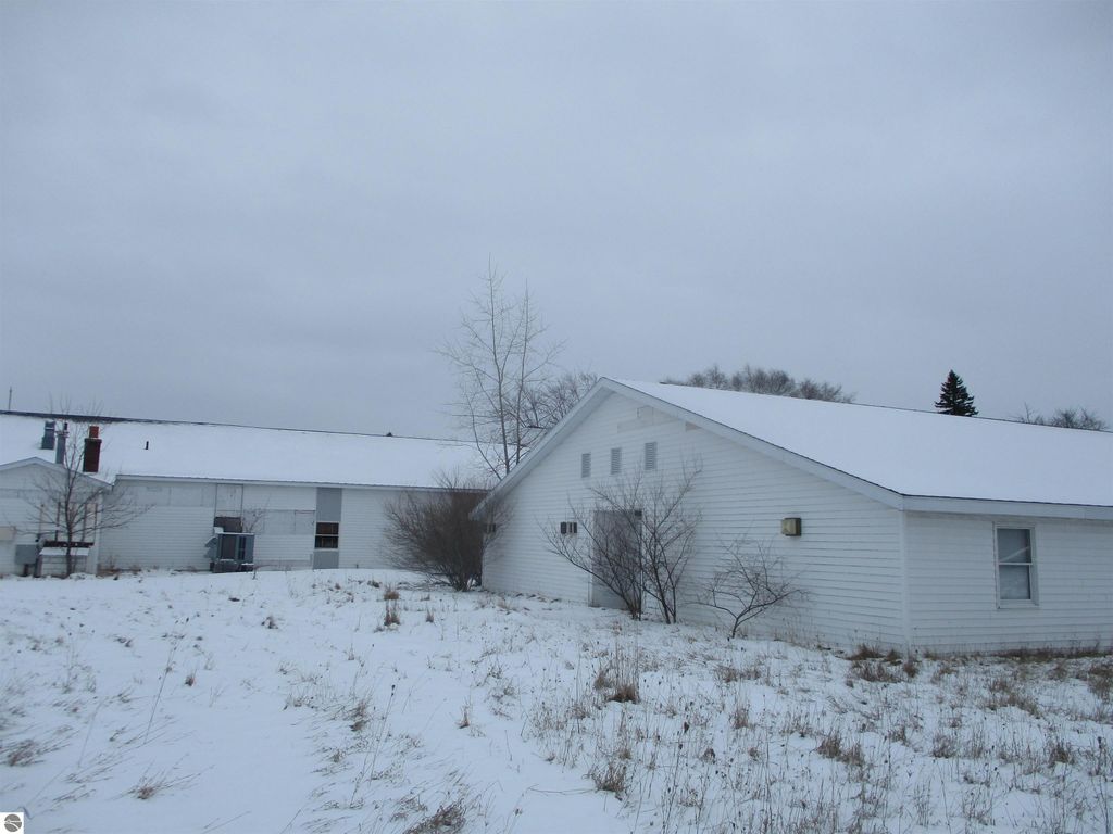 Image 6 of property listing at 329 N Washington Street, Prescott, MI 48756