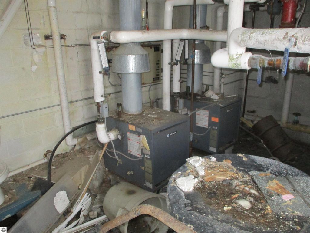 Image 9 of property listing at 329 N Washington Street, Prescott, MI 48756