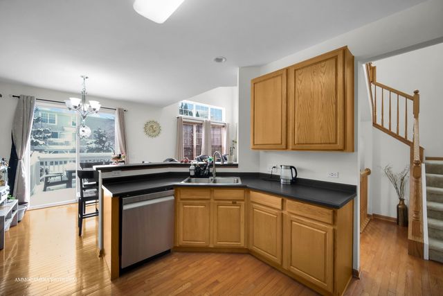 369 Vaughn Circle, Aurora, IL 60502