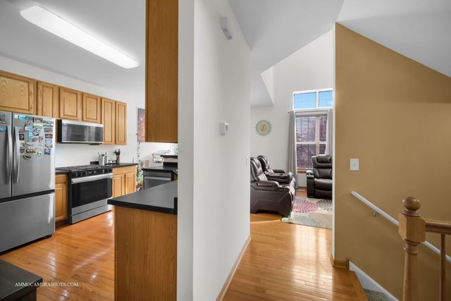 369 Vaughn Circle, Aurora, IL 60502