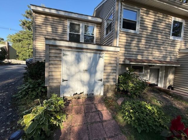 347 Ash St, Reading, MA 01867