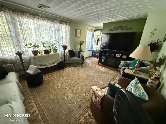 347 Ash St, Reading, MA 01867