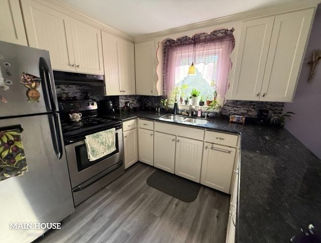 347 Ash St, Reading, MA 01867