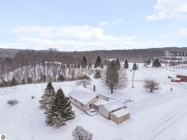 10890 S Watkoski Road, Traverse City, MI 49684