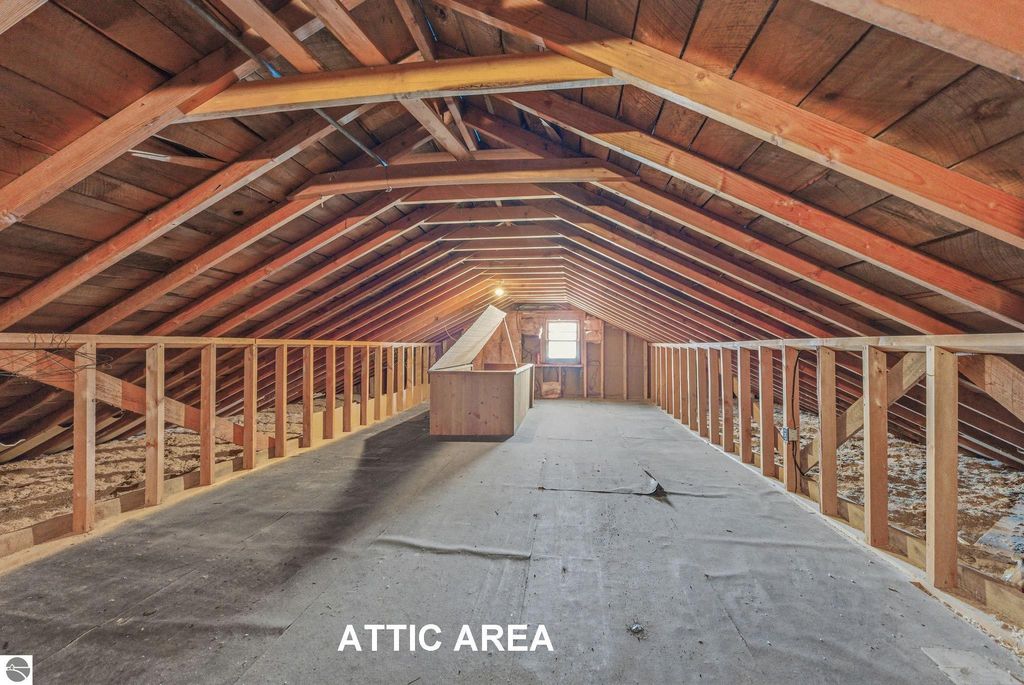 Image 39 of property listing at 10890 S Watkoski Road, Traverse City, MI 49684