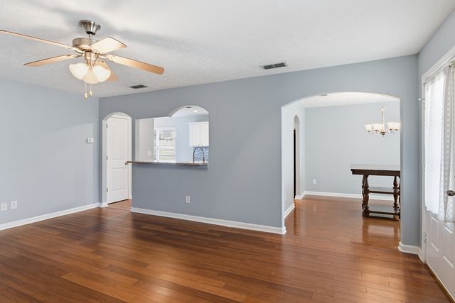 1613 Sprucedale Dr, Antioch, TN 37013