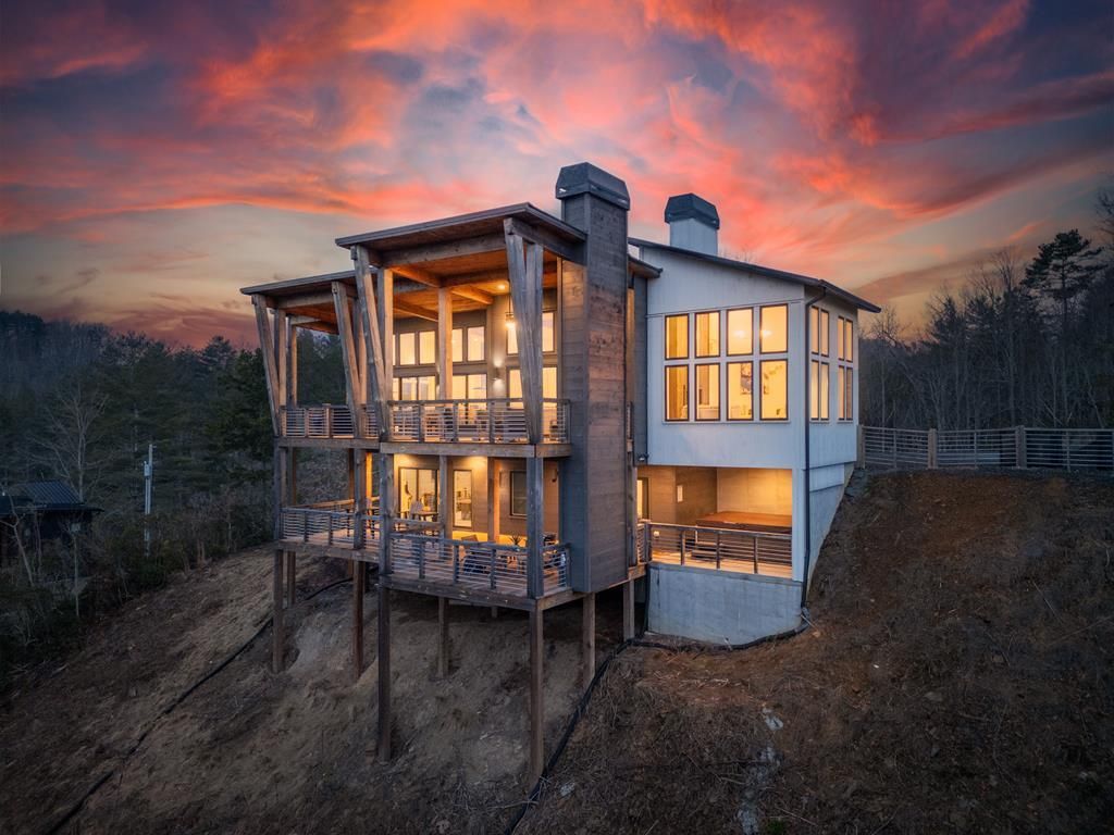 45 Eagle Watch Court, Blue Ridge, GA 30513