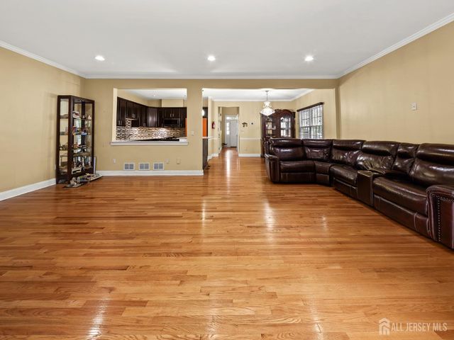 167 Raymound Boulevard, Parsippany-troy Hills, NJ 07054