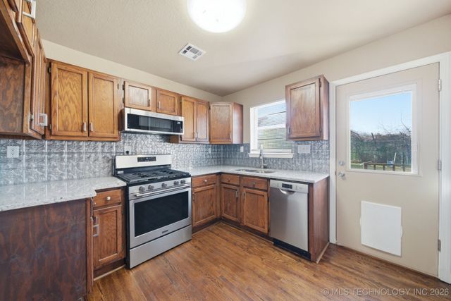 918 S Birch Place, Broken Arrow, OK 74012