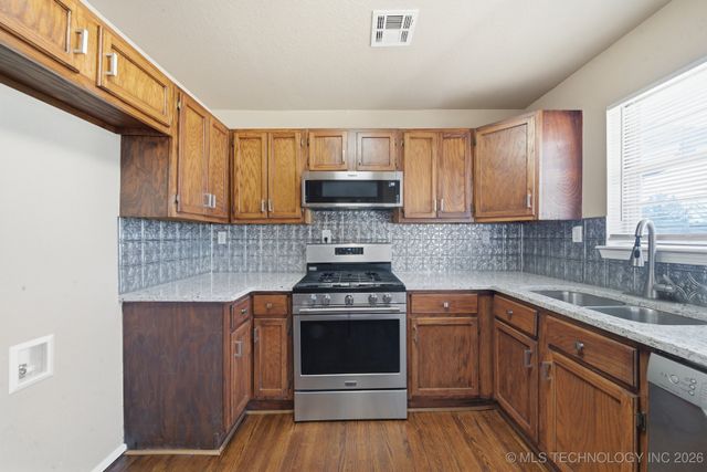 918 S Birch Place, Broken Arrow, OK 74012