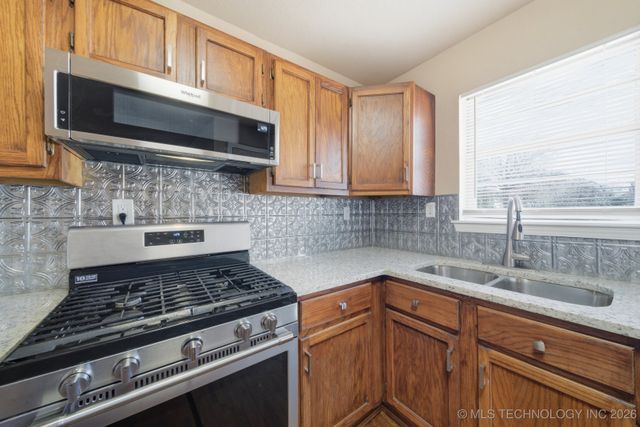 918 S Birch Place, Broken Arrow, OK 74012