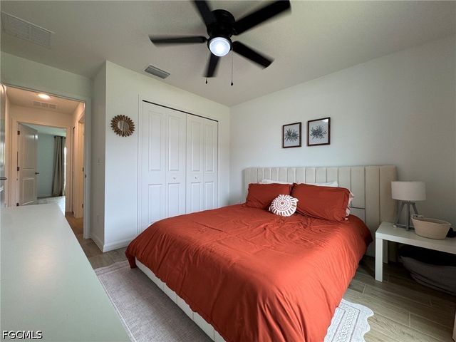 330 SW 23rd TER, Cape Coral, FL 33991