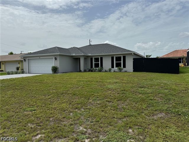 330 SW 23rd TER, Cape Coral, FL 33991