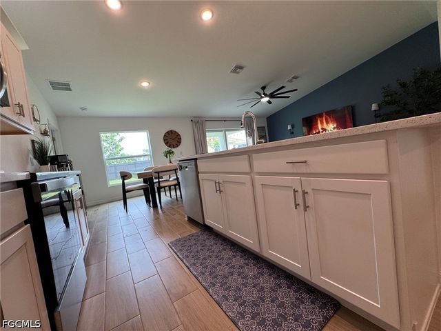 330 SW 23rd TER, Cape Coral, FL 33991