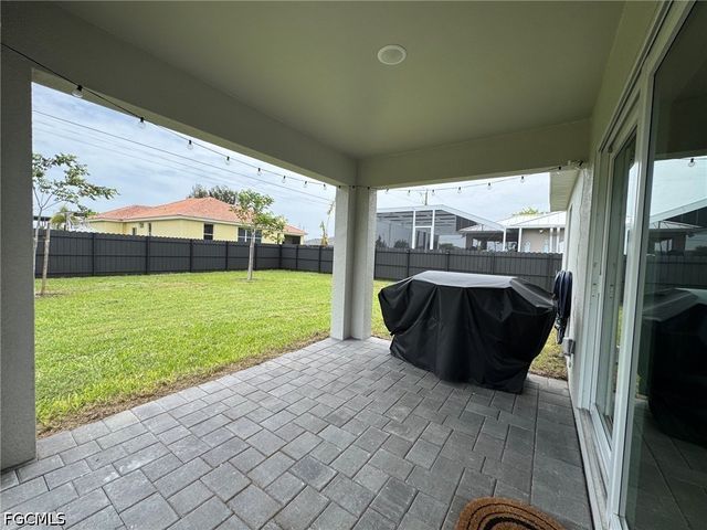 330 SW 23rd TER, Cape Coral, FL 33991