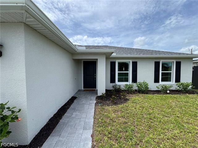 330 SW 23rd TER, Cape Coral, FL 33991